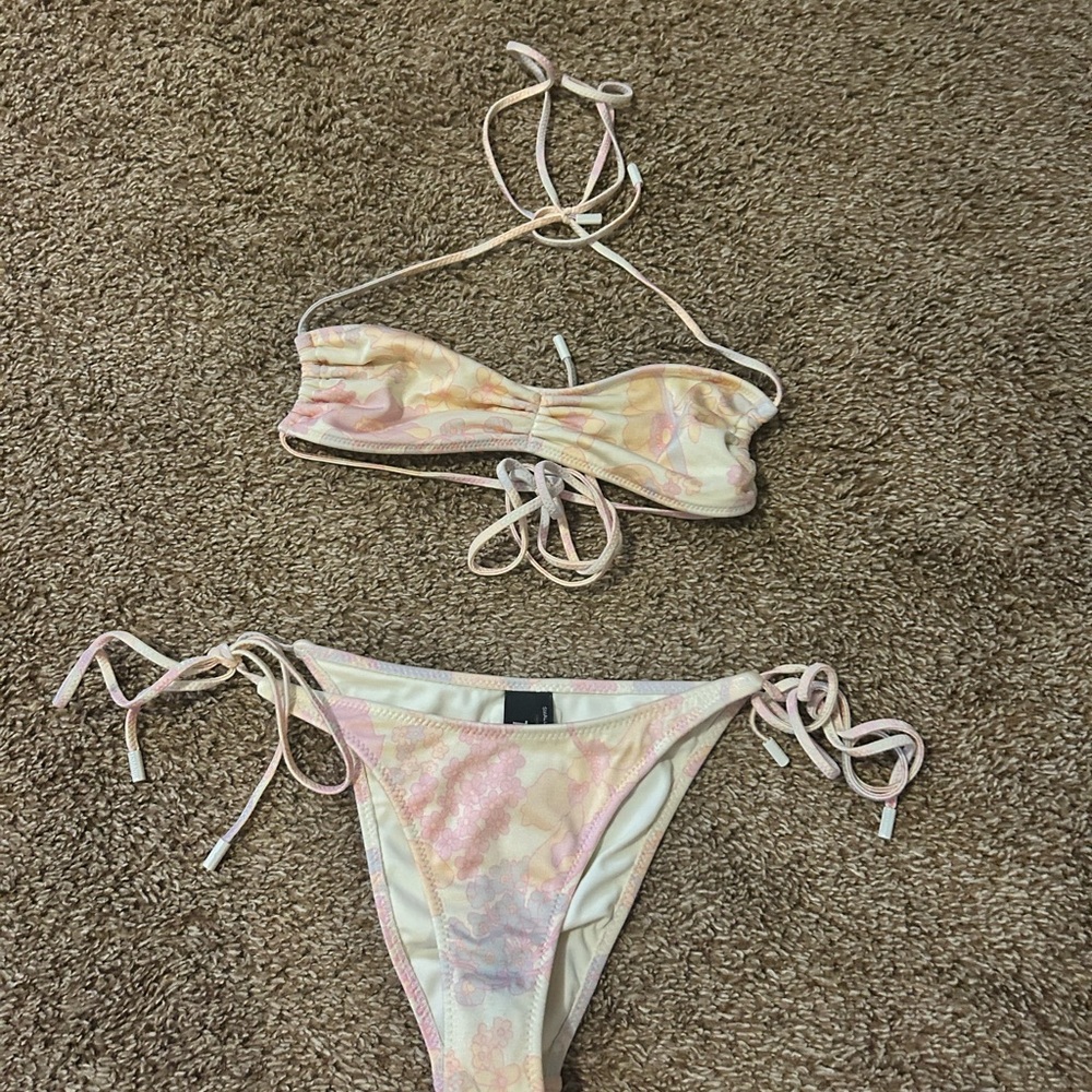 Triangl Swimwear White and Pink Bikini